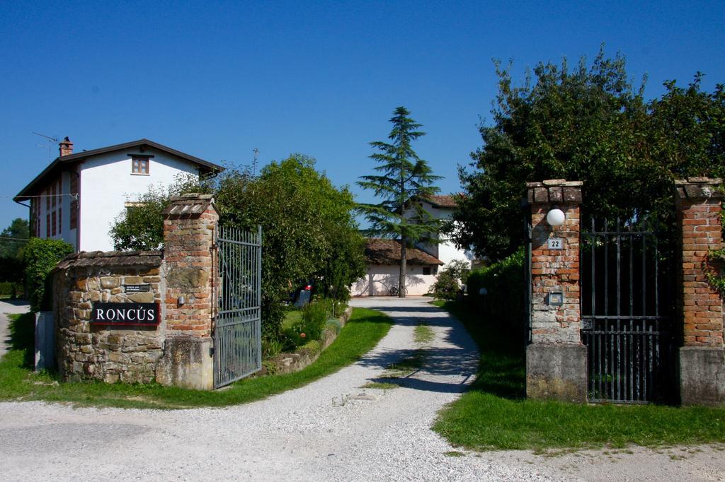 Casa Griunit Villa Capriva del Friuli Kültér fotó